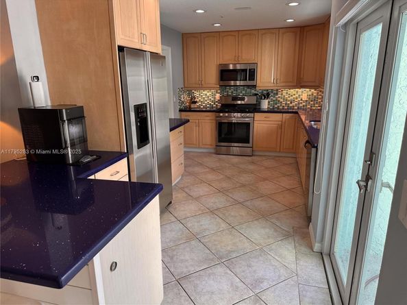 3407 Beacon St, Pompano Beach FL 33062
