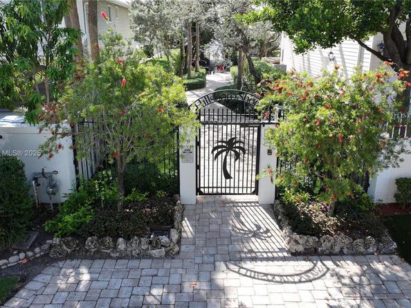 3407 Beacon St, Pompano Beach FL 33062