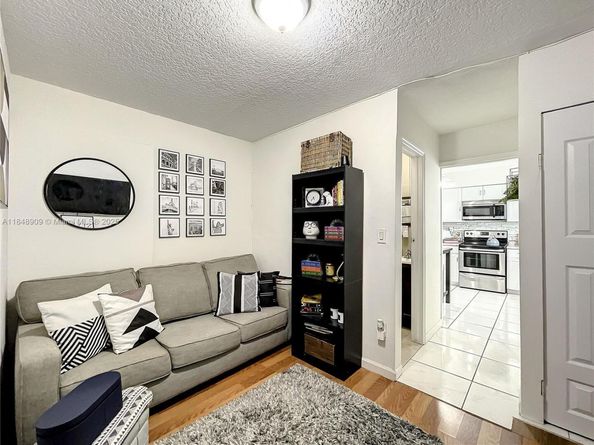 16402 SW 111th Ave, Miami FL 33157