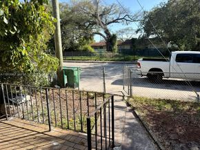413 NW 63rd St, Miami FL 33150