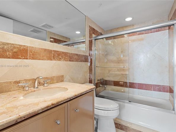 3 Grove Isle Dr C1610, Miami FL 33133