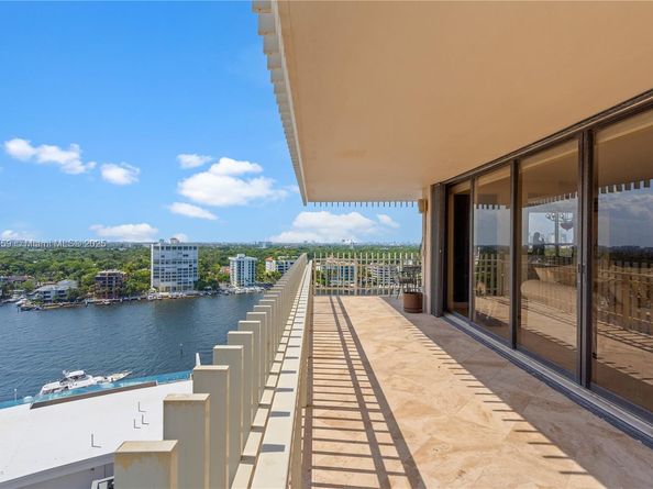 3 Grove Isle Dr C1610, Miami FL 33133