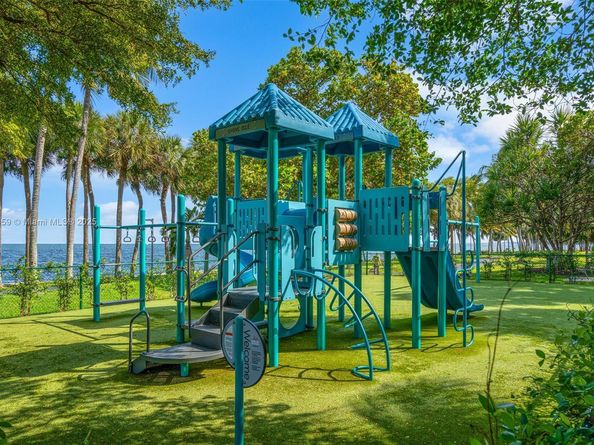 3 Grove Isle Dr C1610, Miami FL 33133