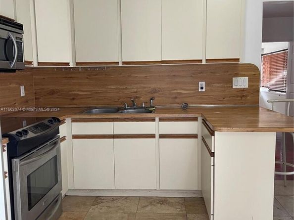 135 NW 34th Ave, Miami FL 33125