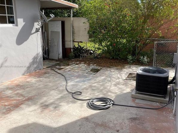 135 NW 34th Ave, Miami FL 33125