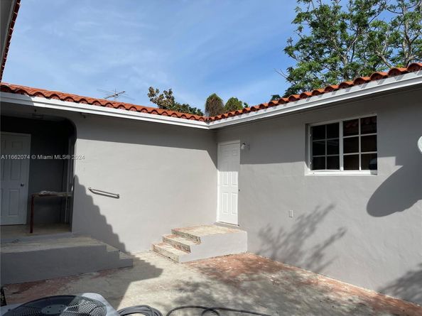 135 NW 34th Ave, Miami FL 33125