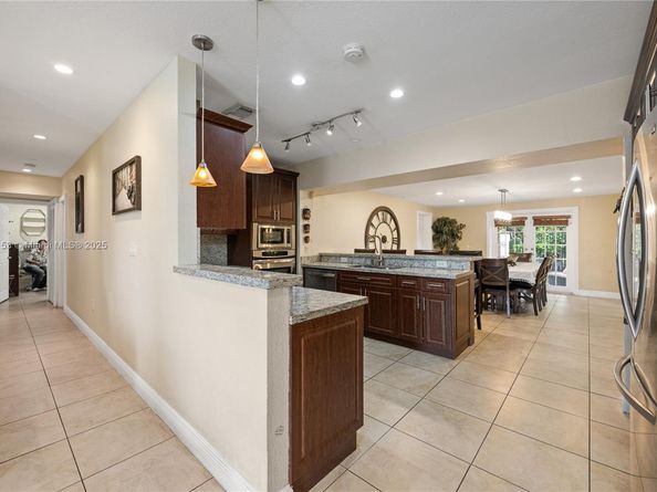 11210 SW 47th Ter, Miami FL 33165