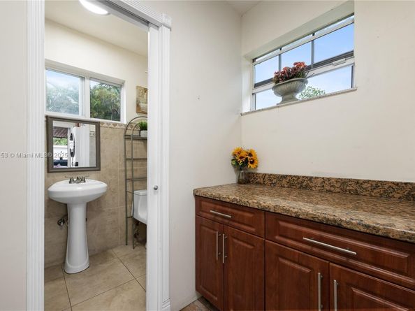 11210 SW 47th Ter, Miami FL 33165