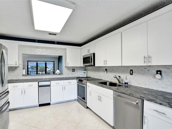 1101 S Riverside Dr 301, Pompano Beach FL 33062