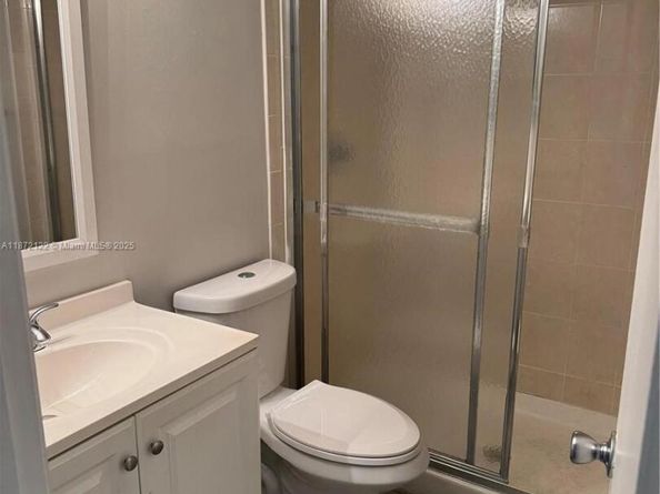 721 N Pine Island Rd 201, Plantation FL 33324