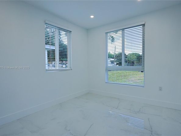 720 NE 143rd St, North Miami FL 33161