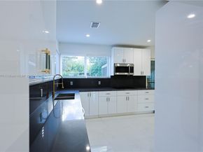 720 NE 143rd St, North Miami FL 33161