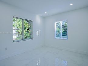 720 NE 143rd St, North Miami FL 33161