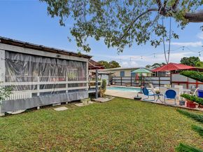 3030 NW 5th St, Miami FL 33125