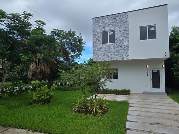 141 NW 11th St, Pompano Beach FL 33060