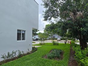 141 NW 11th St, Pompano Beach FL 33060