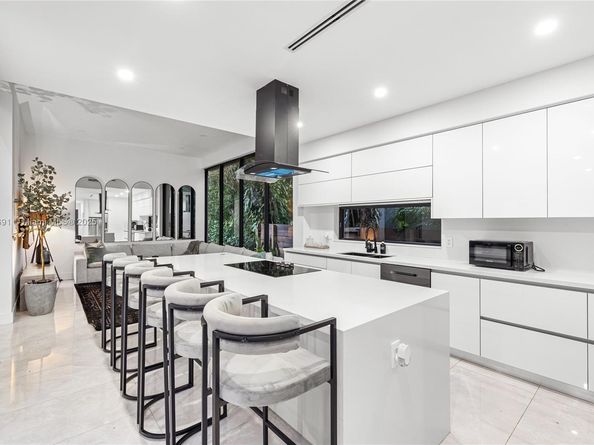 3660 SW 12th St, Miami FL 33135