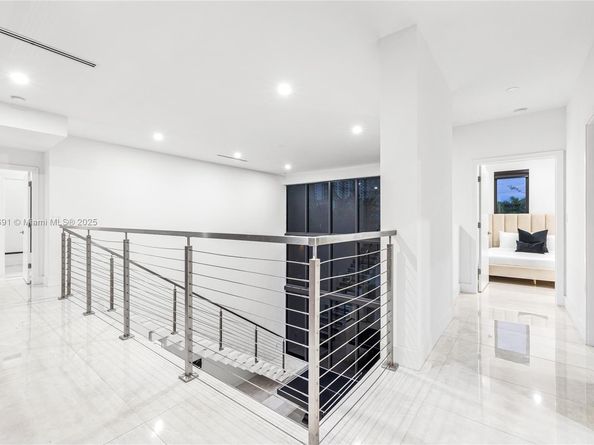 3660 SW 12th St, Miami FL 33135