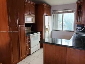 8011 Lake Dr 202, Doral FL 33166