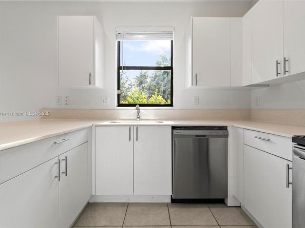 20302 NW 6th Pl, Miami Gardens FL 33169