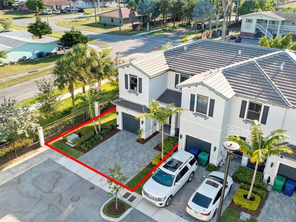 20302 NW 6th Pl, Miami Gardens FL 33169