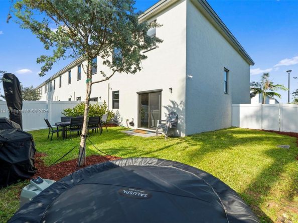 20302 NW 6th Pl, Miami Gardens FL 33169