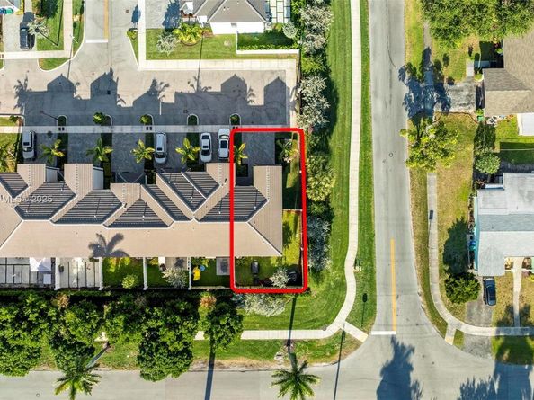 20302 NW 6th Pl, Miami Gardens FL 33169