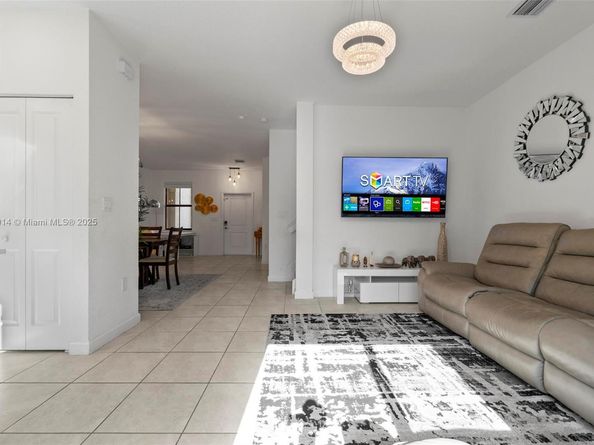 20302 NW 6th Pl, Miami Gardens FL 33169