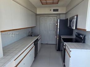 3500 Mystic Pointe Dr 2905, Aventura FL 33180