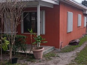 1720 NW 85th St, Miami FL 33147