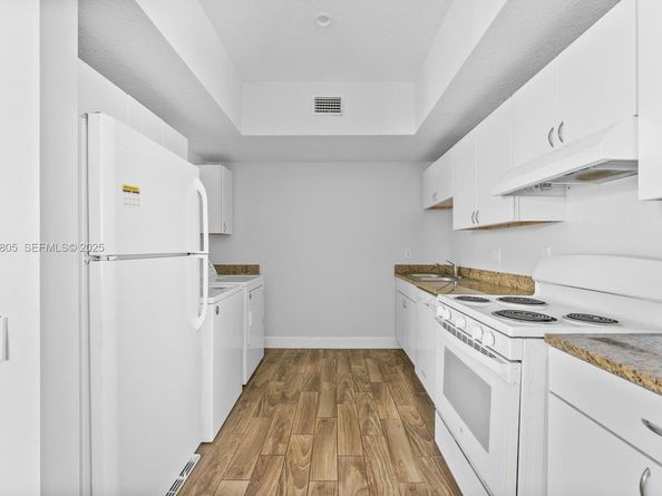 56 W 12th St, Riviera Beach FL 33404