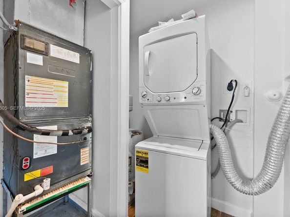 56 W 12th St, Riviera Beach FL 33404