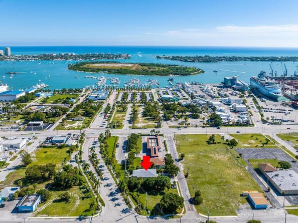 56 W 12th St, Riviera Beach FL 33404