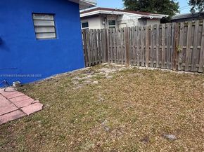 2246 Mcclellan St, Hollywood FL 33020
