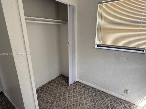 2246 Mcclellan St, Hollywood FL 33020