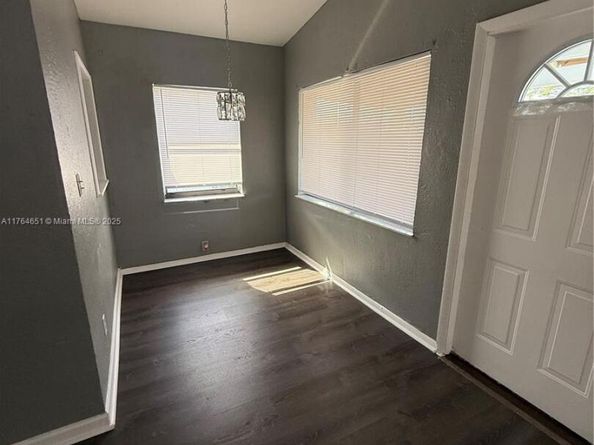 2246 Mcclellan St, Hollywood FL 33020