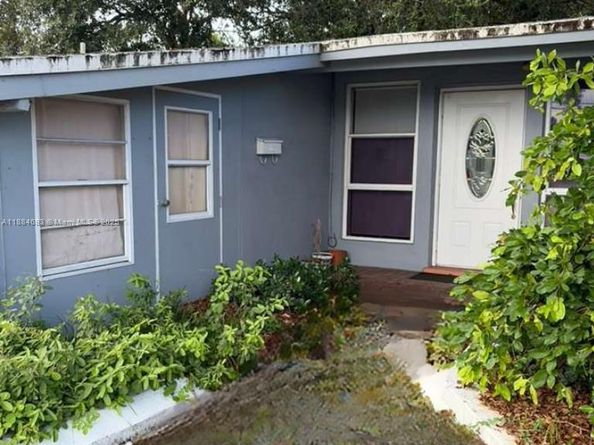 7111 Taft Street, Hollywood FL 33024