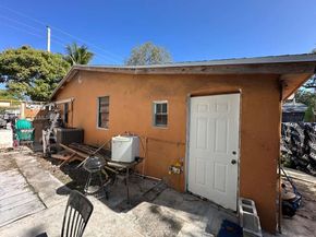 110 NW 52nd St, Miami FL 33127