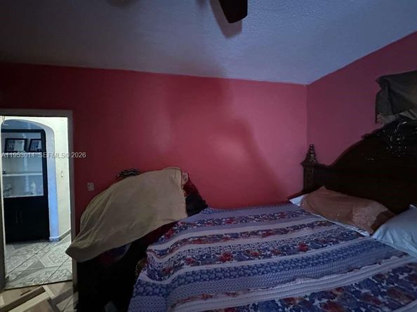 110 NW 52nd St, Miami FL 33127