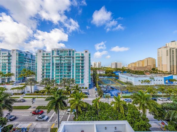 3030 NE 188th St 602, Aventura FL 33180