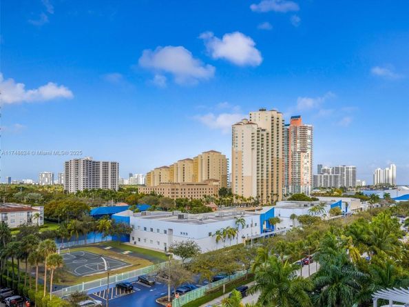 3030 NE 188th St 602, Aventura FL 33180