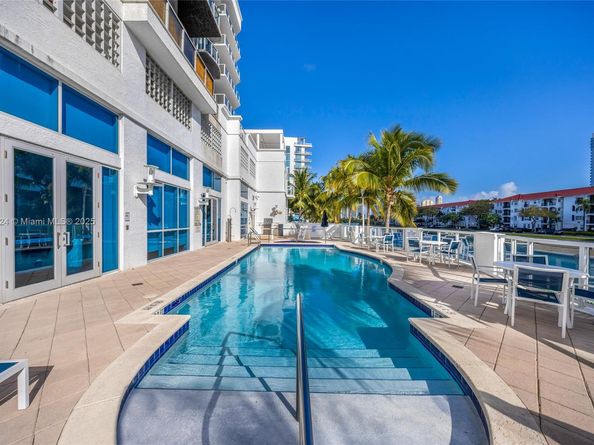 3030 NE 188th St 602, Aventura FL 33180