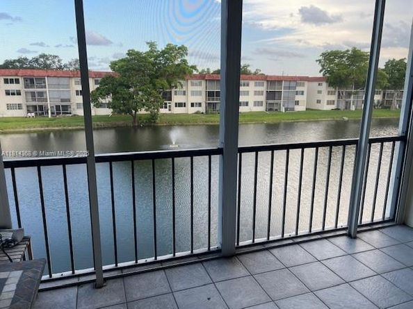 361 S Hollybrook Dr 310, Pembroke Pines FL 33025