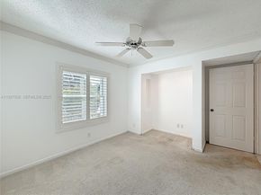 356 Hammocks Trl, Green Acres FL 33413