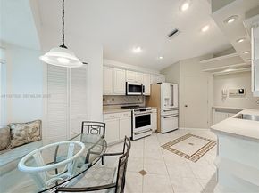 356 Hammocks Trl, Green Acres FL 33413