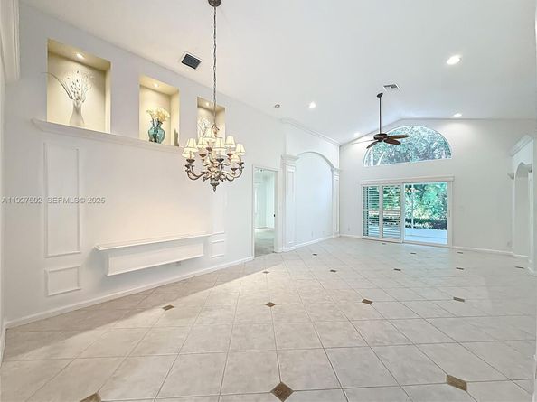 356 Hammocks Trl, Green Acres FL 33413