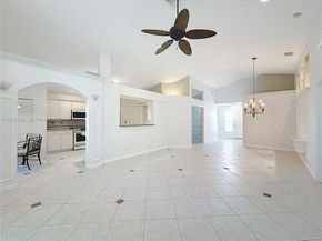 356 Hammocks Trl, Green Acres FL 33413