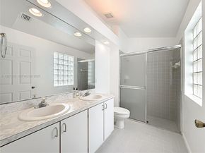 356 Hammocks Trl, Green Acres FL 33413