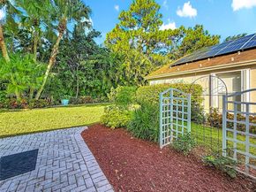 356 Hammocks Trl, Green Acres FL 33413