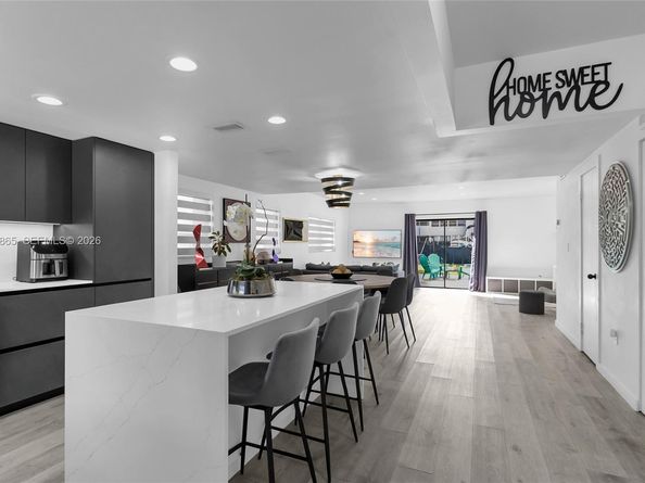 2172 NE 171st St, North Miami Beach FL 33162